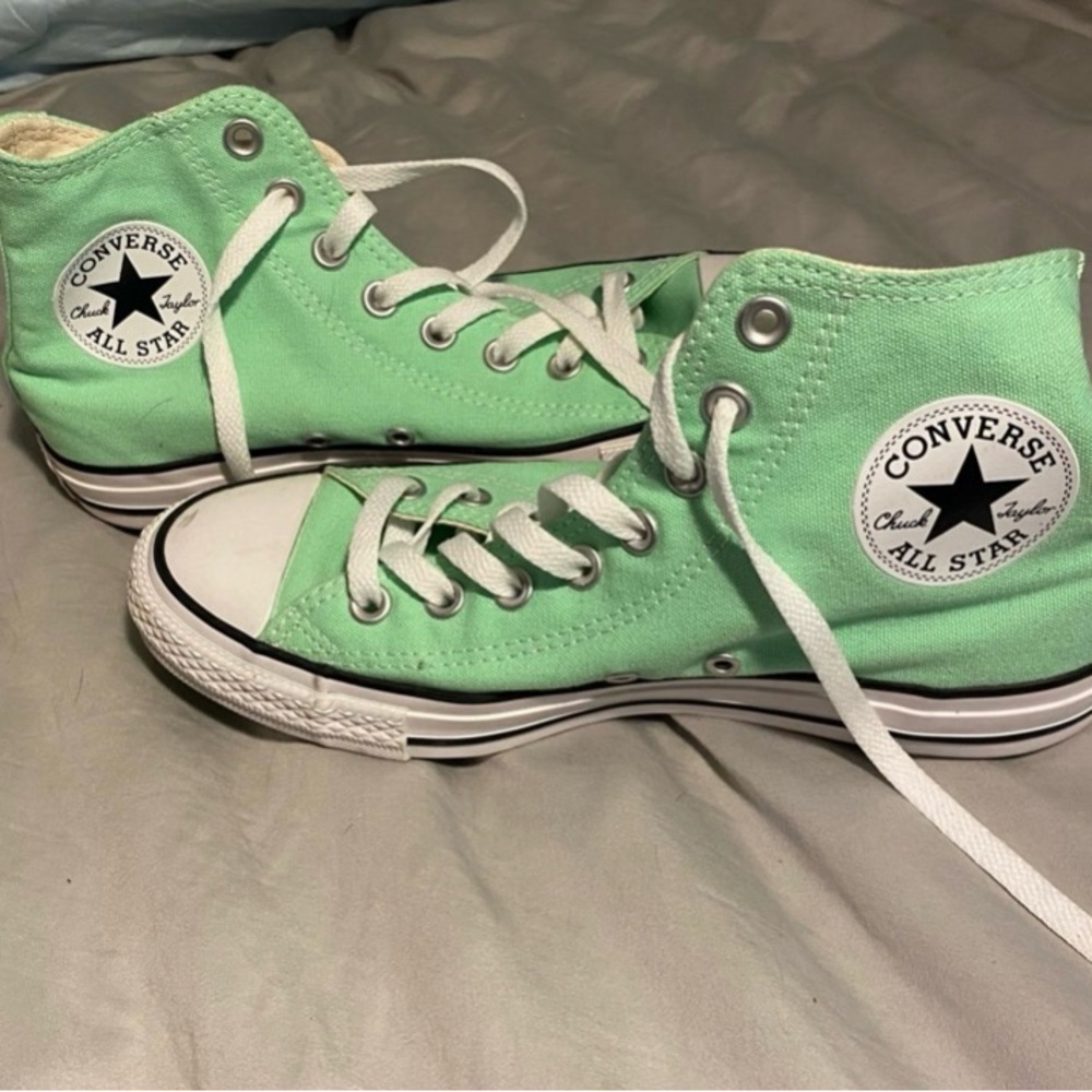 Converse Light Green men's 6.5 women's 8.5